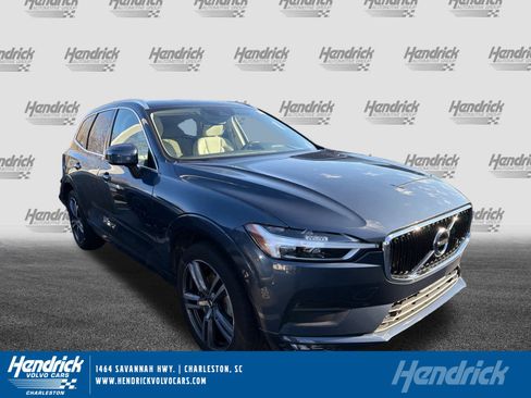 Used 2021 Volvo XC60 T5 Momentum w/ Premium Package image 1