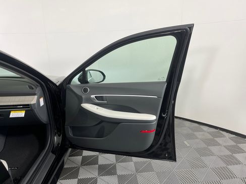 Certified 2025 Hyundai Sonata SEL image 31