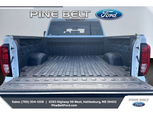 Used 2025 GMC Sierra 2500 SLE w/ SLE Value Package; AWD/4WD image 12