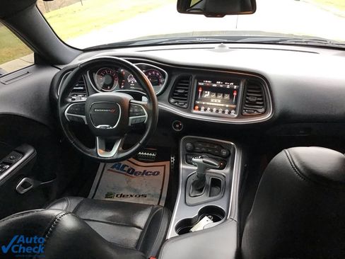 Used 2017 Dodge Challenger GT w/ Driver Convenience Group image 15