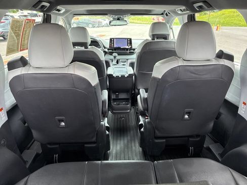Used 2022 Toyota Sienna XSE w/ XSE Plus Package AWD/4WD image 57