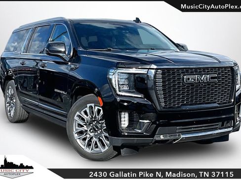 Used 2023 GMC Yukon XL Denali Ultimate w/ LPO, Floor Liner Package AWD/4WD image 1