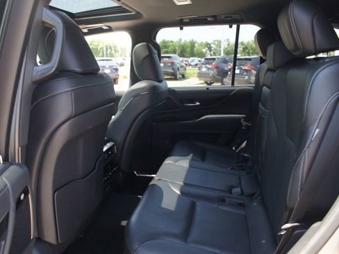 Used 2024 Lexus LX 600 4WD w/ Luxury Package image 16