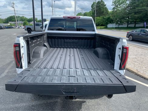 Used 2025 GMC Sierra 2500 AT4X AWD/4WD image 5