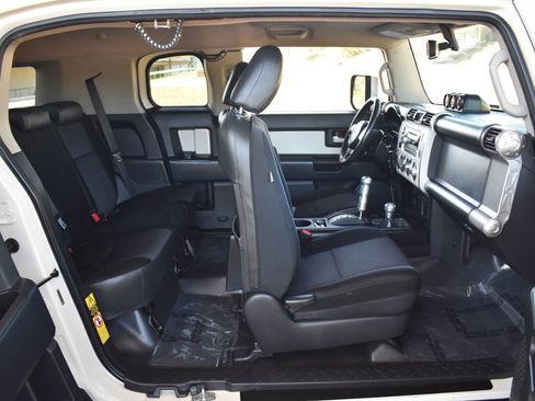 Used 2010 Toyota FJ Cruiser 4WD image 39