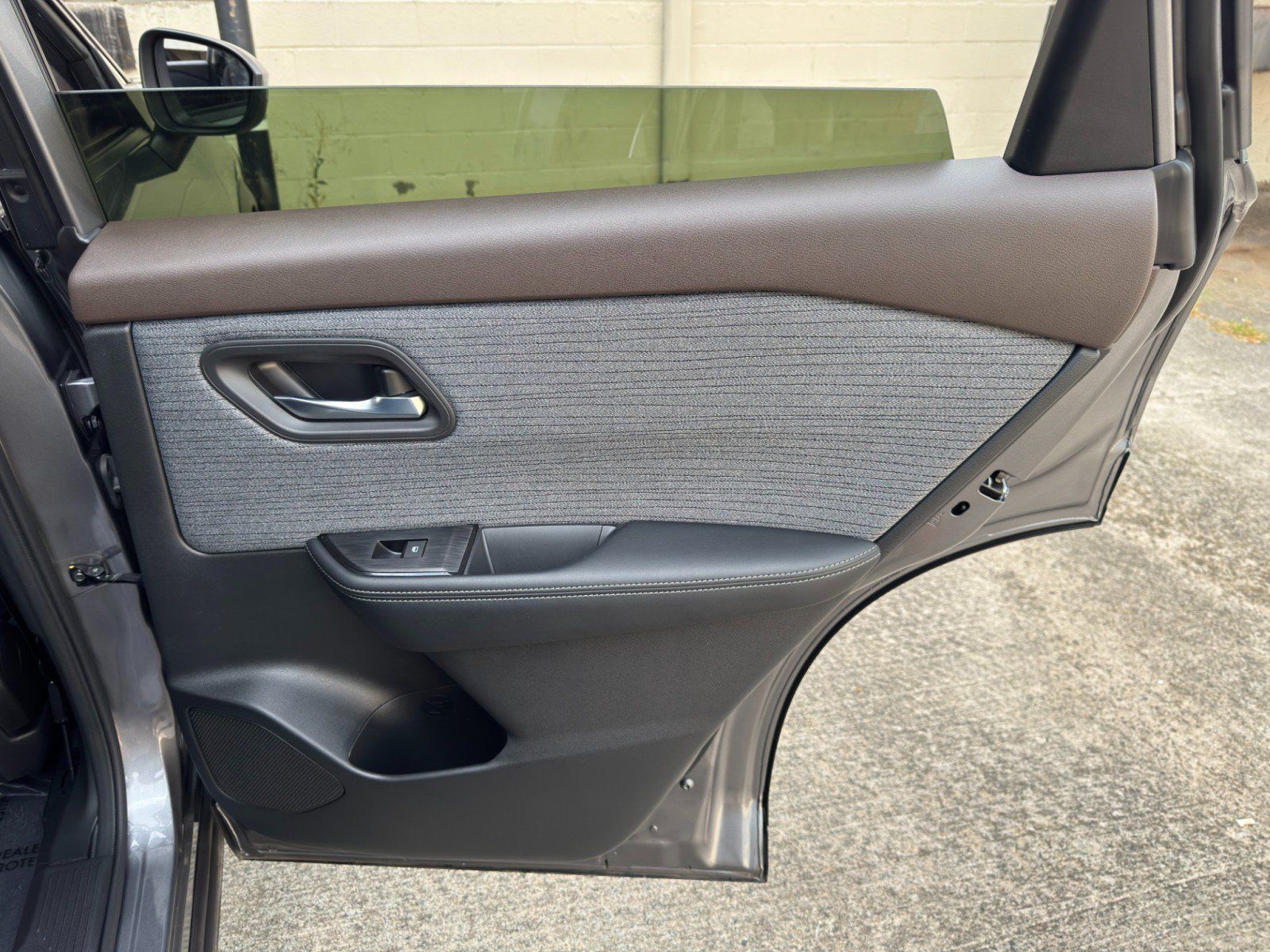 Used 2023 Nissan Rogue SV FWD image 35