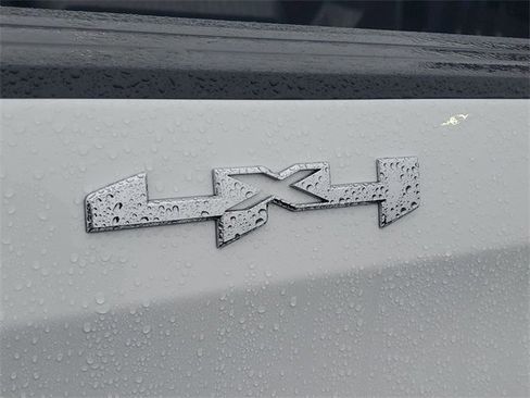 Used 2025 GMC Sierra 1500 Elevation image 6