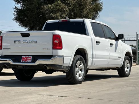 Used 2025 RAM 1500 Big Horn AWD/4WD image 3