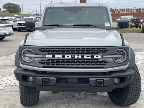 New 2026 Ford Bronco Badlands image 8