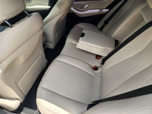 Used 2022 Mercedes-Benz E 350 Sedan image 30