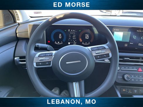 Used 2025 Hyundai Tucson SE image 12