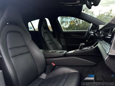 Used 2017 Porsche Panamera 4 image 20