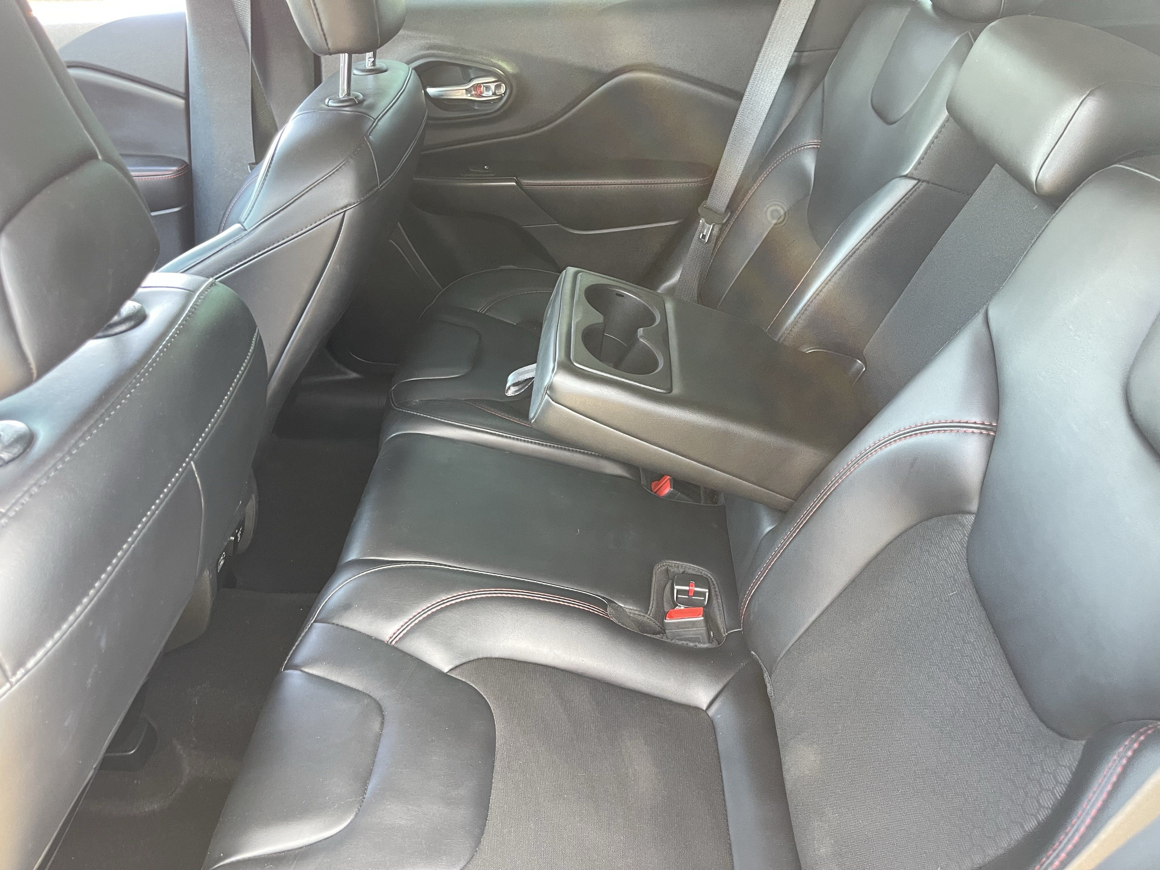 Used 2021 Jeep Cherokee Trailhawk w/ Sun, Sound & Nav Group AWD/4WD image 17
