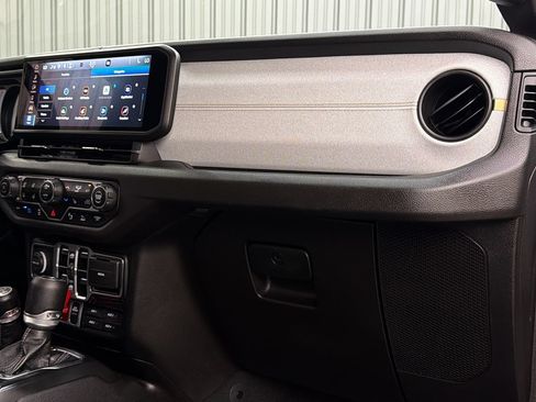 Used 2024 Jeep Wrangler Unlimited AWD/4WD image 42