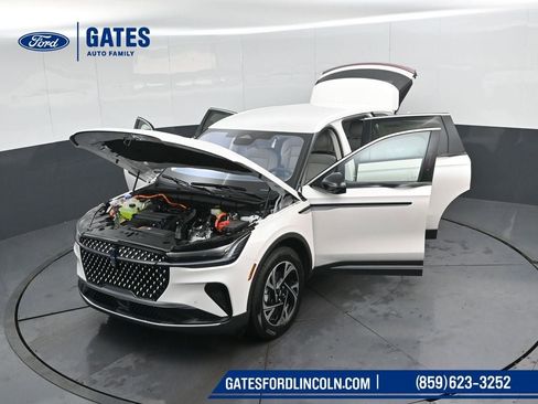 New 2026 Lincoln Nautilus Premier image 49