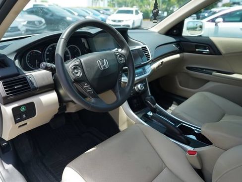 Used 2015 Honda Accord Touring image 6