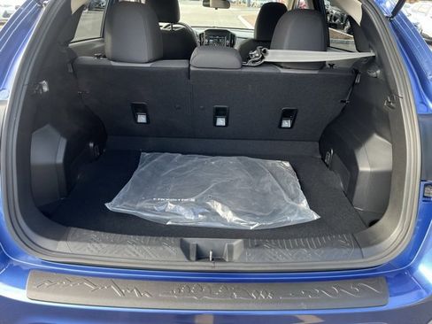 Used 2025 Subaru Crosstrek 2.0i image 9