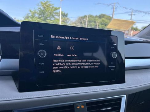 New 2025 Volkswagen Taos SE image 10