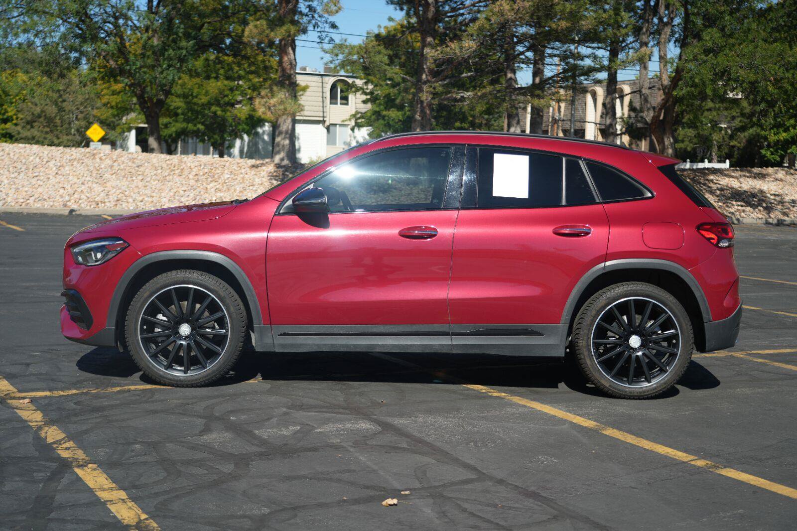 Used 2021 Mercedes-Benz GLA 250 4MATIC image 2