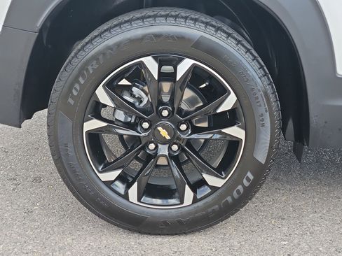 Used 2021 Chevrolet TrailBlazer LT w/ Premium Seating Package FWD image 12