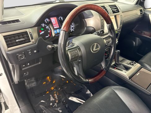 Used 2017 Lexus GX 460 Premium w/ Premium Package AWD/4WD image 23