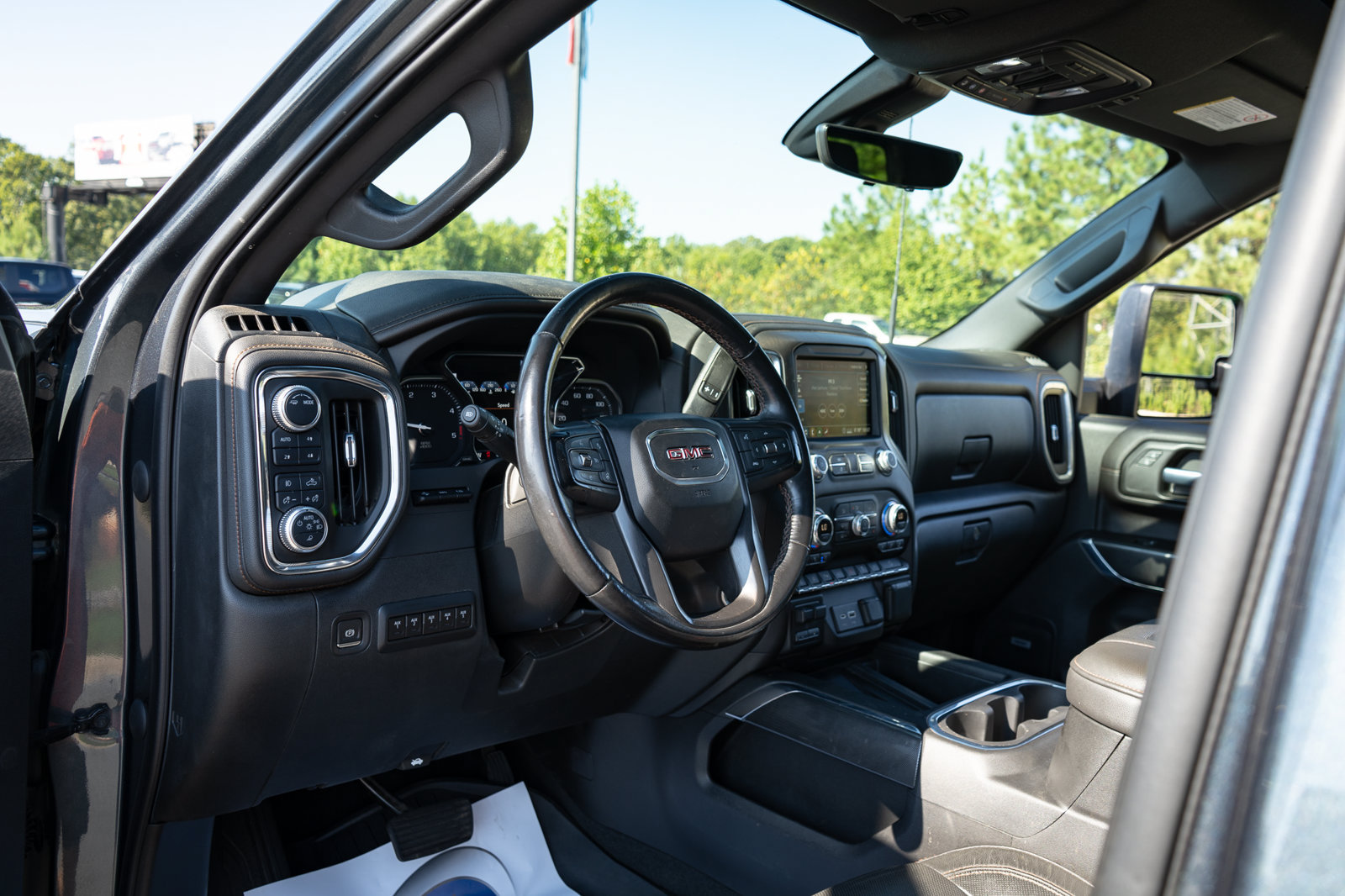 Used 2020 GMC Sierra 2500 AT4 w/ AT4 Premium Package AWD/4WD image 13
