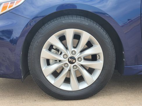 Used 2018 Kia Optima S FWD image 14