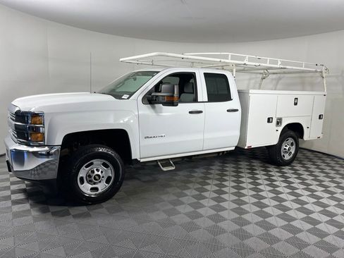 Used 2018 Chevrolet Silverado 2500 W/T w/ WT Convenience Package AWD/4WD image 2