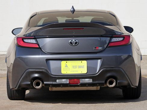 Used 2022 Toyota GR86 Premium w/ ALL Weather Mat Package (TMS) RWD image 10