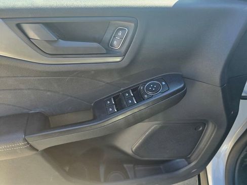 Used 2025 Ford Escape Active AWD/4WD image 17