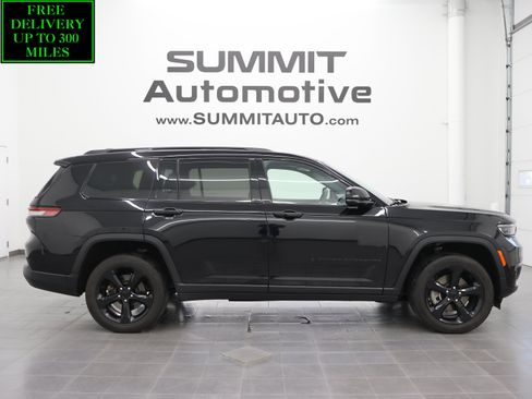 Used 2023 Jeep Grand Cherokee L Laredo AWD/4WD image 1