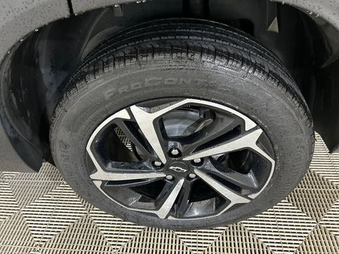 Used 2023 Chevrolet TrailBlazer RS w/ Sun and Liftgate Package AWD/4WD image 10