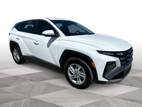 Used 2026 Hyundai Tucson SE FWD image 2
