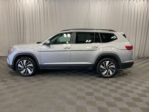 Used 2025 Volkswagen Atlas SE AWD/4WD image 15