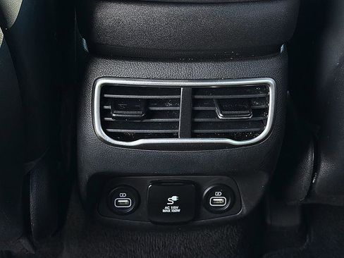 Certified 2023 Hyundai Santa Fe Calligraphy image 8