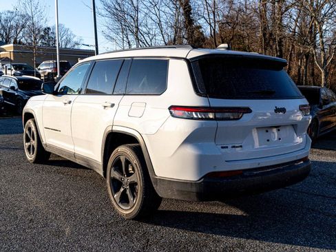 Used 2023 Jeep Grand Cherokee L Laredo image 4