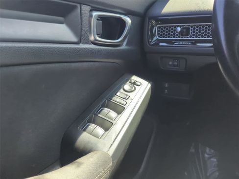 Used 2023 Honda Civic Sport image 16