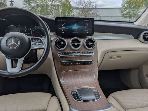 Used 2022 Mercedes-Benz GLC 300 4MATIC w/ Premium Package Lite image 19