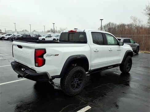 New 2026 Chevrolet Colorado ZR2 w/ Midnight Edition image 3