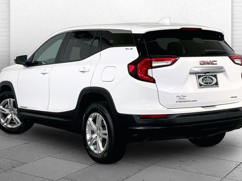 Used 2024 GMC Terrain SLE AWD/4WD image 11