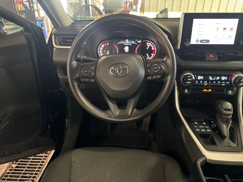 Certified 2025 Toyota RAV4 XLE AWD/4WD image 16