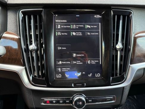 Used 2017 Volvo S90 T5 Momentum w/ Protection Package image 32