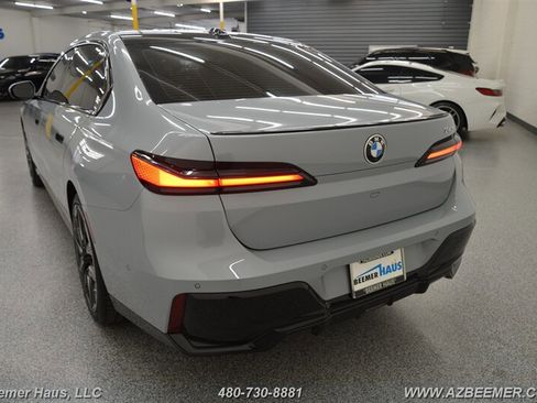 Used 2023 BMW 740i w/ Parking Assistance Package RWD image 10