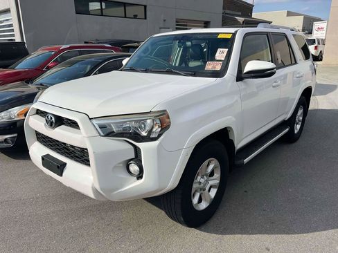 Used 2014 Toyota 4Runner SR5 Premium image 4