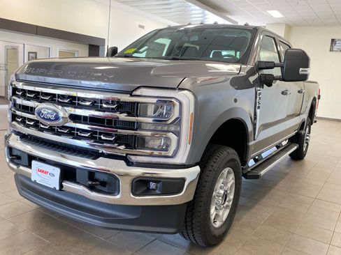 New 2026 Ford F350 XLT w/ XLT Premium Package AWD/4WD image 4