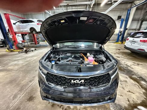 Certified 2023 Kia Sorento EX image 19