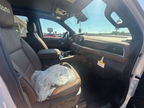 New 2026 Chevrolet Tahoe High Country AWD/4WD image 16