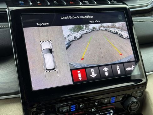 Used 2023 Jeep Grand Cherokee 4WD 4xe w/ Luxury Tech Group II image 17