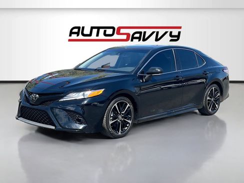 Used 2020 Toyota Camry XSE FWD image 3