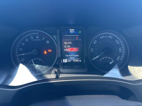 Used 2021 Toyota Tacoma TRD Sport w/ Technology Package RWD image 18